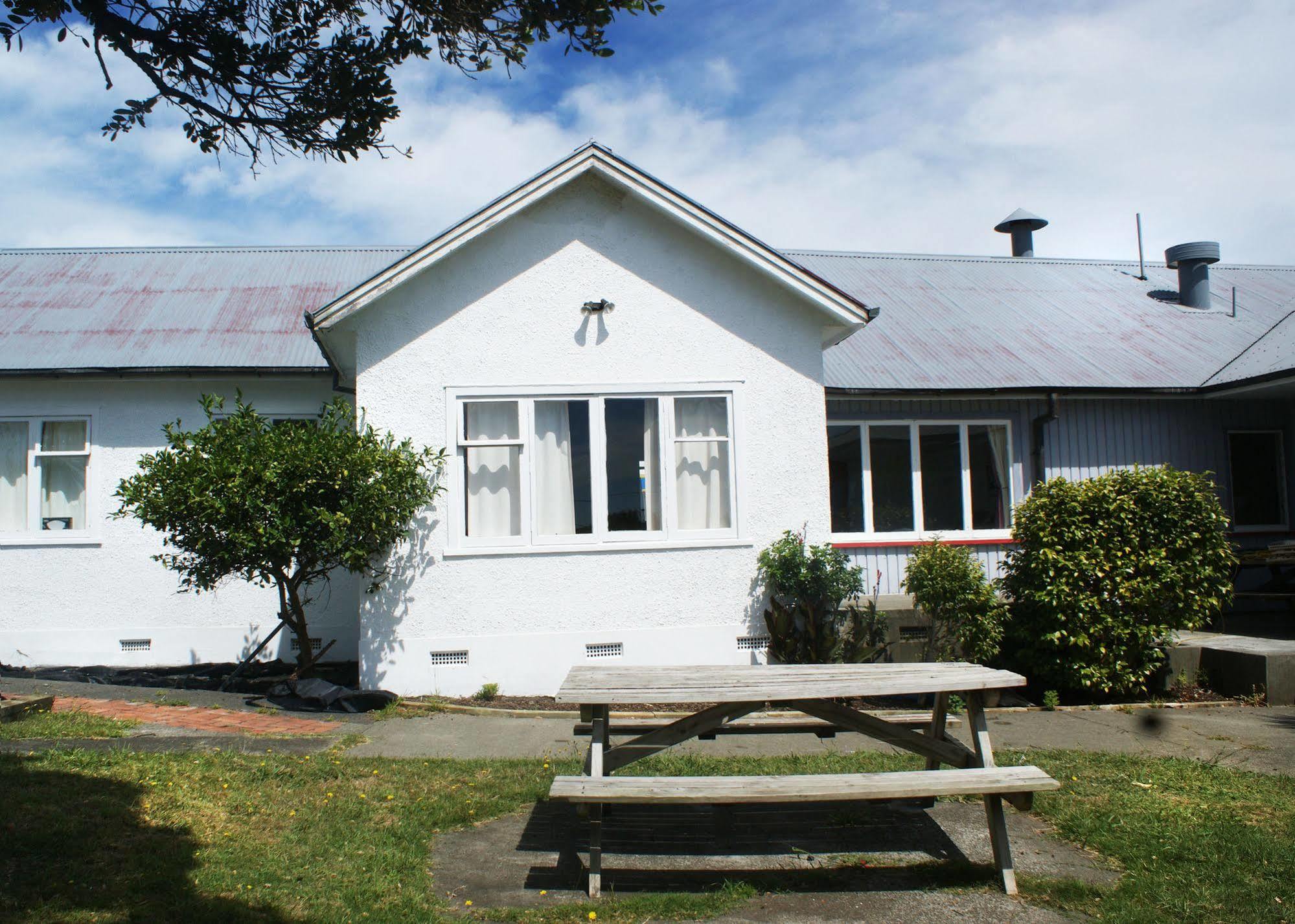 42B College House Hostel Whanganui Exterior photo