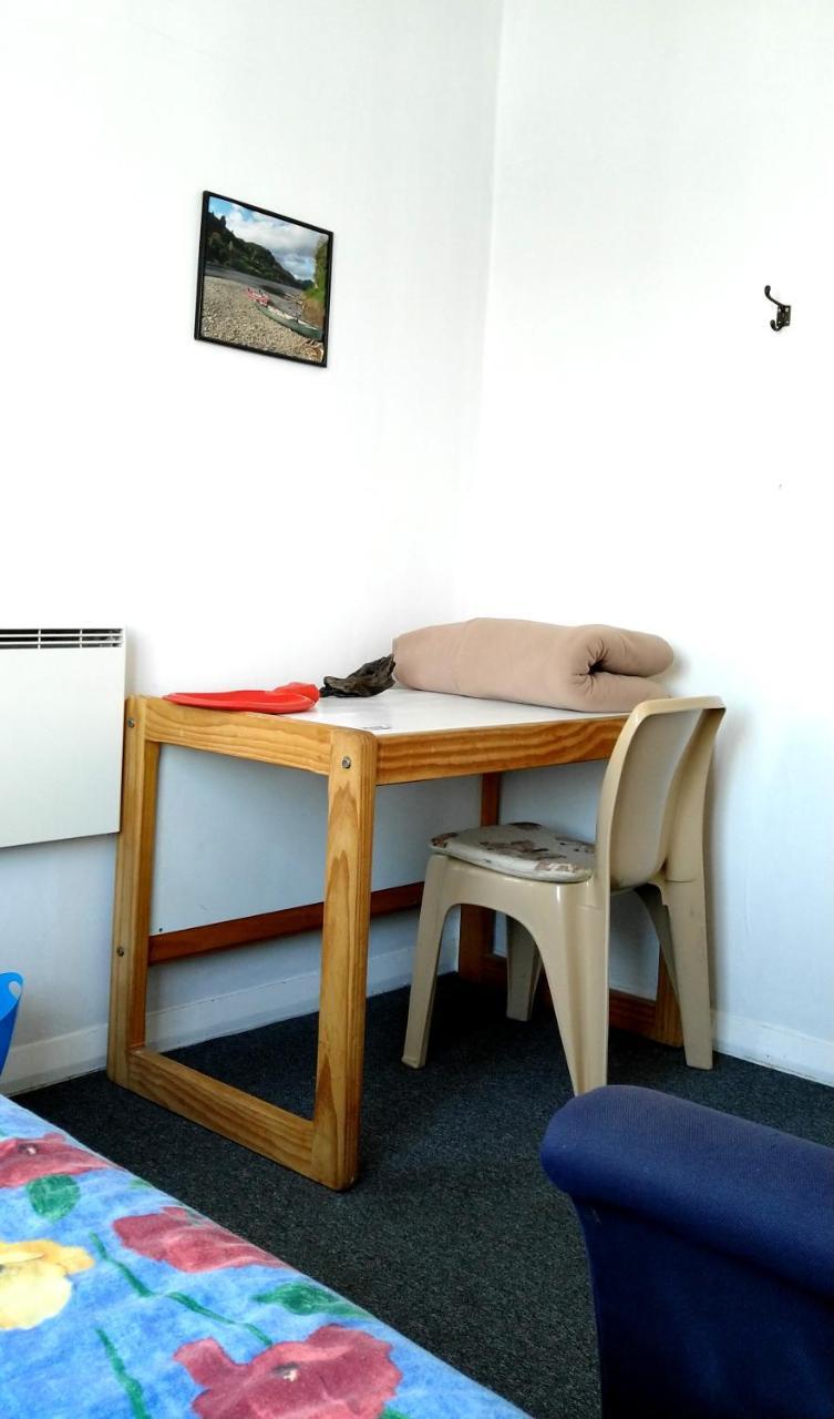 42B College House Hostel Whanganui Room photo